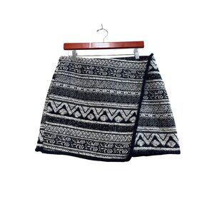 H&M Black & White Aztec Patterned Mini Skirt Size 12 Made In China Polyester Ble